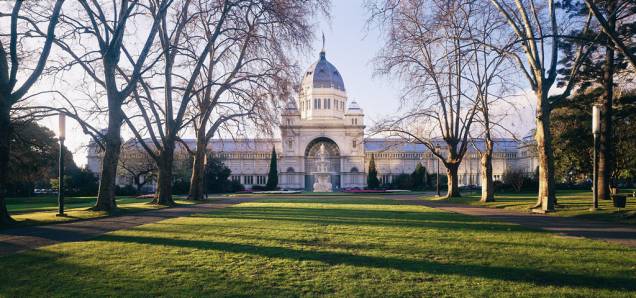 Construído no final do século 19, o Royal Exhibition Building abriga feiras e exposições. Em 2004, foi reconhecido como Patrimônio da Humanidade pela Unesco