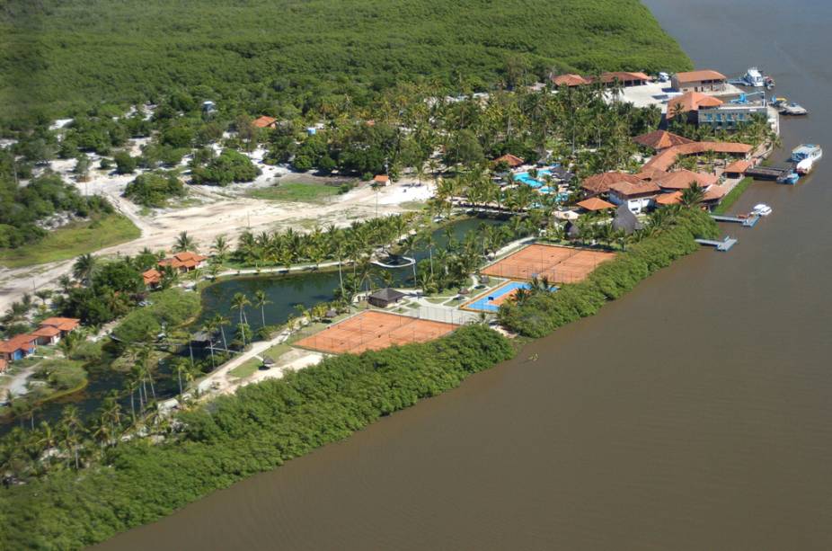 Prado tem duas facetas, uma agitada na alta temporada e a outra com praias pouco frenquentadas e tranquilas no norte da cidade