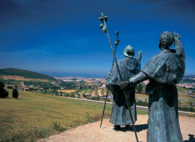Monumento do Monte del Gozo, na Província de La Coruña, presta uma homenagem aos peregrinos que passam pelo local