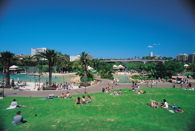 A praia artificial de South Bank, em Brisbane, na Austrália