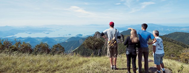 Os dois quilômetros de caminhada íngreme são recompensados por uma vista linda no topo da Pedra da Marcela em Cunha, São Paulo