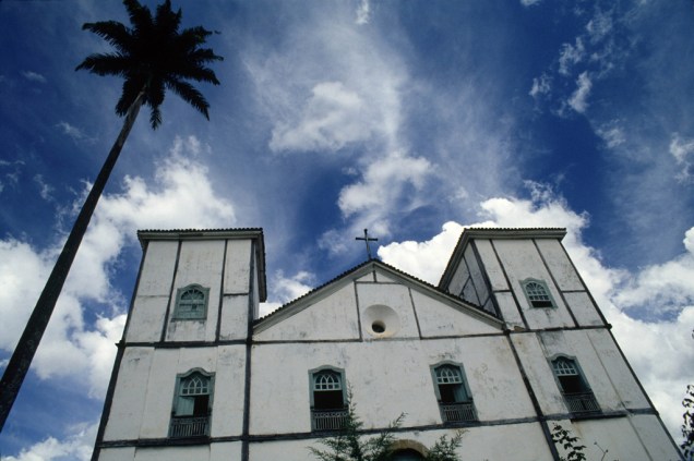Construída em 1728, a Igreja Matriz Nossa Senhora do Rosário sofreu um incêndio em 2002 que destruiu 90% do seu interior