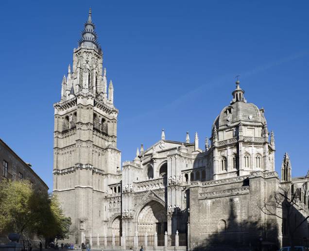 Construída no século 13, a Catedral de Toledo tem elementos góticos e barrocos além de reunir obrar de artistas como Velázquez e Caravaggio