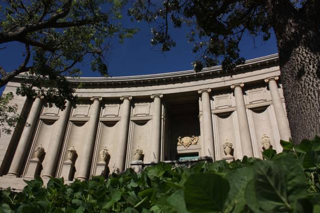 O edifício neoclássico, no Parque Sarmiento, abriga o Museu de Bellas Artes Emilio Caraffa. No acervo focado em arte contemporânea, destacam-se artistas argentinos Emilio Pettoruti e Martín Blazsko