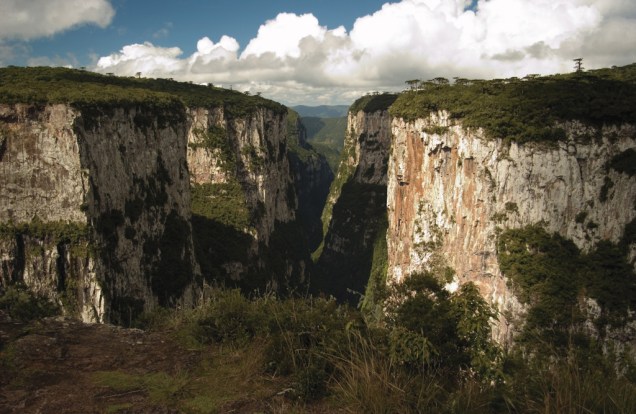 Vista a partir do mirante do Cânion do Itaimbezinho no Parque Nacional de Aparados da Serra