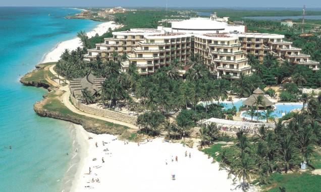 Varadero é dividida em Varadero Nova e Varadero Velha. Na parte nova fica a maior parte da indústria do turismo, com seus resorts de luxo Varadero é dividida em Varadero Nova e Varadero Velha. Na parte nova fica a maior parte da indústria do turismo, com seus resorts de luxo