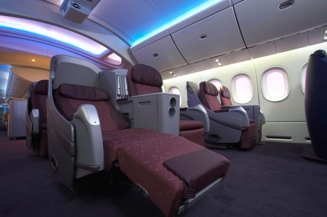 As poltronas do Boeing 787 são mais confortáveis e as janelas e os bagageiros são maiores