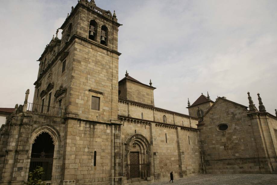 Com mais de 30 igrejas, Braga é considerada a capital religiosa de Portugal. Erguida no século 12, a Catedral da Sé é a mais antiga arquidiocese do país