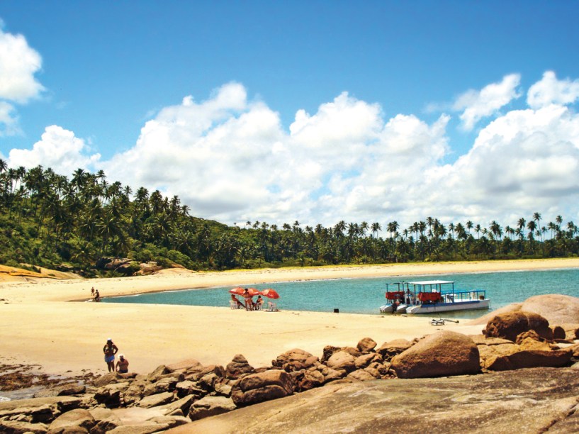 A paisagem ensolarada de <a href="https://viajeaqui.abril.com.br/cidades/br-pe-porto-de-galinhas" rel="Porto de Galinhas"><strong>Porto de Galinhas</strong></a>, <a href="https://viajeaqui.abril.com.br/estados/br-pernambuco" rel="Pernambuco">Pernambuco</a>, uma das cinco praias que concorrem pelo Prêmio O Melhor de Viagem e Turismo 2012/2013