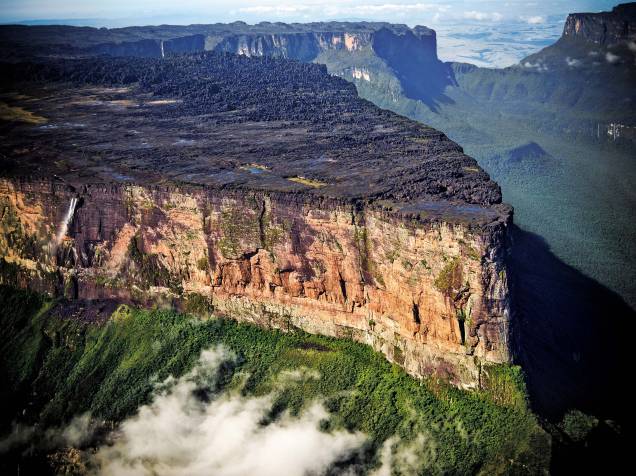 O grande platô do Monte Roraima, a montanha-mesa de 1,8 bilhão de anos
