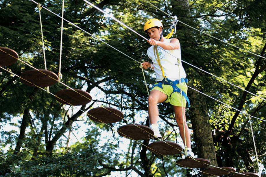 Quem se hospeda no Vila Galé Eco Resort de Angra pode fazer arvorismo