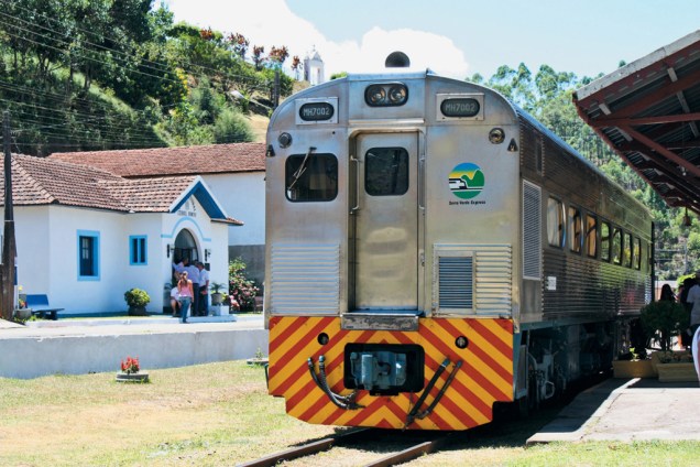 O passeio Trem das Montanhas Capixabas passa pelas cidades de Viana, Vale da Estação, Marechal Floriano, Domingos Martins e Araguaia