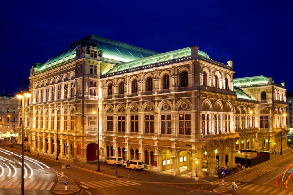 DIA 1 EM VIENA: Casa de Mozart, Comer barato, Biblioteca e Ópera