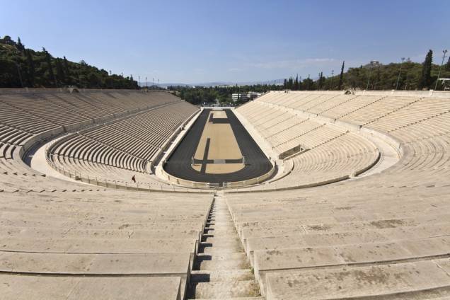 Reconstruído diversas vezes, o Estádio Panathinaiko tem fundações originais de mais de 2.300 Reconstruído diversas vezes, o Estádio Panathinaiko tem fundações originais de mais de 2.300