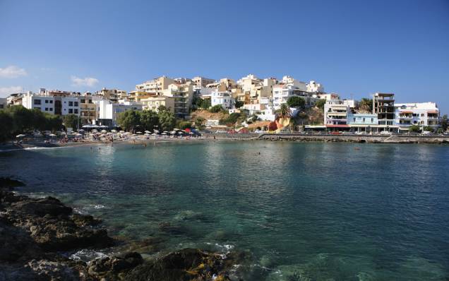 Praia de Agios Nikolaos, em Creta Praia de Agios Nikolaos, em Creta