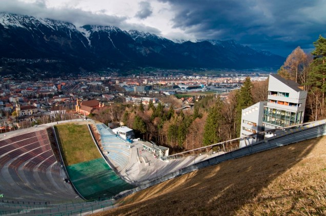 A rampa de salto de esqui em Bergisel, em Innsbruck, foi utilizada nos Jogos Olímpicos de Inverno de 1964 e 1976. Uma mais moderna, projetada pela arquiteta iraniana Zaha Hadid, foi inaugurada em 2003. O local também sedia uma das etapas do torneio Four Hills