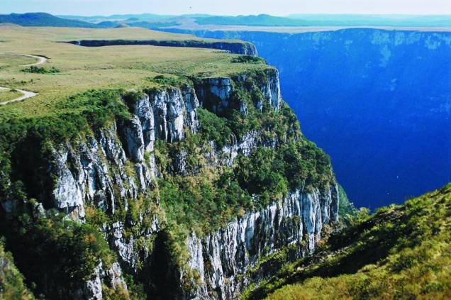 O ponto mais fácil para ver o Cânion da Fortaleza no Parque Nacional da Serra Geral ,em Cambará do Sul (RS) é o mirante, que tem acesso por caminhada de 50 minutos O ponto mais fácil para ver o Cânion da Fortaleza no Parque Nacional da Serra Geral ,em Cambará do Sul (RS) é o mirante, que tem acesso por caminhada de 50 minutos