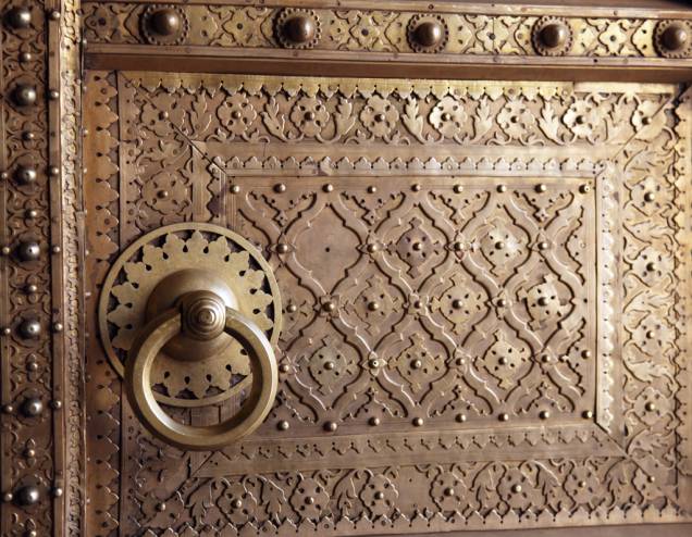 Detalhe de portão do Palácio da Cidade, morada dos rajás de Jaipur Detalhe de portão do Palácio da Cidade, morada dos rajás de Jaipur