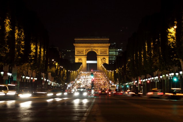 O Arco do Triunfo foi encomendado por Napoleão Bonaparte no auge da abundância imperialista de seu país no início do século 19 O Arco do Triunfo foi encomendado por Napoleão Bonaparte no auge da abundância imperialista de seu país no início do século 19