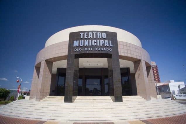 Teatro Municipal Dix-Huit Rosado