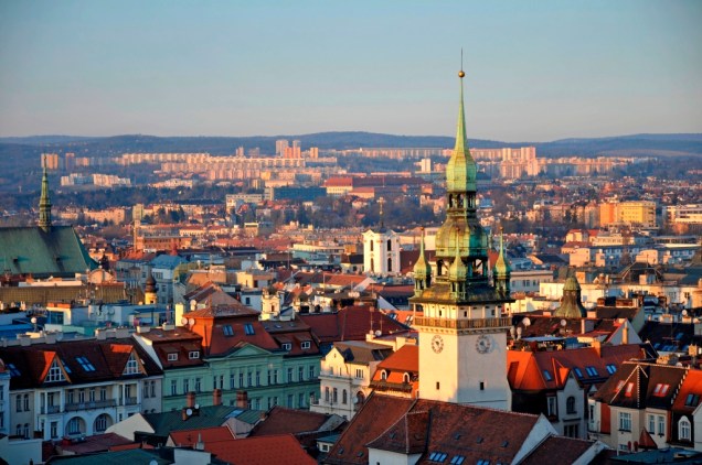Boa parte das cidades mais visitadas da República Tcheca ficam na região da Boêmia, como Praga, Pilsen e Cesky Krumlov. No entanto, a Morávia reserva agradáveis atrações, como a cidade de Brno, a segunda maior do país
