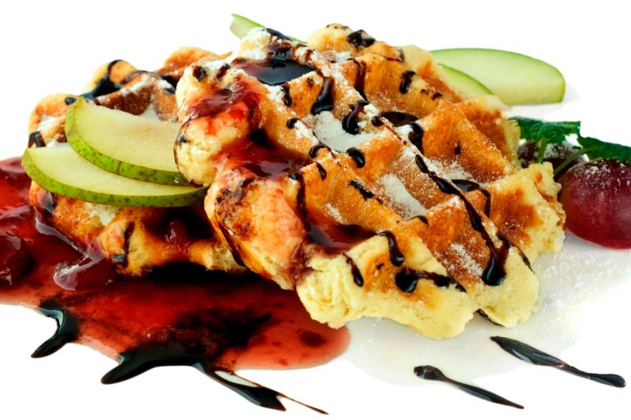 <strong>Panquecas belgas, Bélgica</strong> Chamadas de gaufres ou waffles, seja você valão ou flamengo, as panquecas belgas exalam um aroma inebriante ao sair das assadeiras. Podem vir cobertas de creme, geleia, manteiga ou cremes, ser crocantes ou macias, leves ou pesadas, ter um toque de canela ou não. O fato é que faz a felicidade das crianças, tal como as nossas adoram churros. As de Liège, na <a href="https://viajeaqui.abril.com.br/paises/belgica" rel="Bélgica" target="_blank">Bélgica</a>, são arrebatadoras. <strong>Panquecas belgas, Bélgica</strong> Chamadas de gaufres ou waffles, seja você valão ou flamengo, as panquecas belgas exalam um aroma inebriante ao sair das assadeiras. Podem vir cobertas de creme, geleia, manteiga ou cremes, ser crocantes ou macias, leves ou pesadas, ter um toque de canela ou não. O fato é que faz a felicidade das crianças, tal como as nossas adoram churros. As de Liège, na <a href="https://viajeaqui.abril.com.br/paises/belgica" rel="Bélgica" target="_blank">Bélgica</a>, são arrebatadoras.