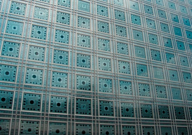 As inovadoras janelas do Instituto do Mundo Árabe, de Jean Nouvel, inspiram-se diretamente na tradicional arquitetura do Islã