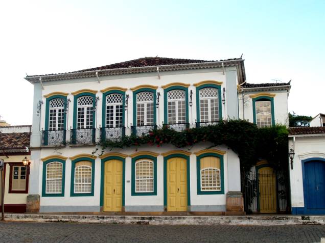 Residência do ex-presidente Tancredo Neves entre 1957 e 1985, o Solar dos Neves ainda pertence à família Residência do ex-presidente Tancredo Neves entre 1957 e 1985, o Solar dos Neves ainda pertence à família