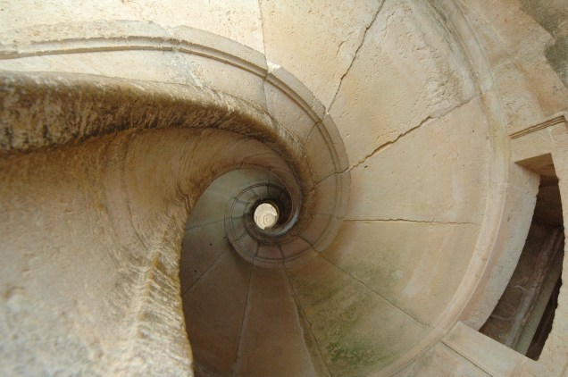 Entre as atrações do Convento, estão as escadas em espiral do Claustro Principal