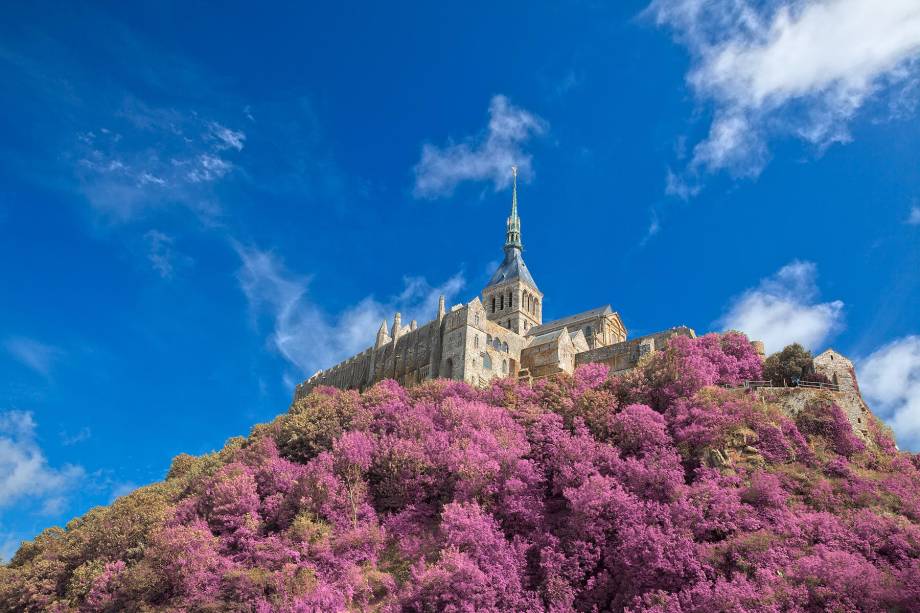 Construída em estilo gótico, a Abadia de Saint Michel é um dos pontos mais visitados do Monte