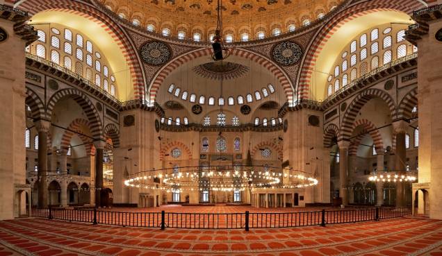 A Mesquita de Solimão representa o zênite da arquitetura religiosa otomana
