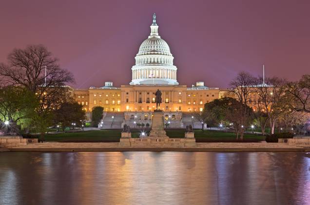 <strong>SETE NOITES </strong> Com uma semana no quatroestrelas <a href="https://www.doylecollection.com/" rel="The Dupont Circle" target="_blank">The Dupont Circle</a>, o roteiro é sob medida para foodies, que podem explorar a pé a fartura de bares e restaurantes do bairro homônimo ao hotel. Inclui um completíssimo city tour por marcos como a Casa Branca, o Capitólio, o National Air and Space Museum e o Memorial aos Veteranos da Guerra da Coreia. <strong>QUANDO:</strong> Em 19 de agosto <strong>QUEM LEVA: </strong><a href="https://agaxturviagens.com.br/Pesquisa/Ofertas#pacotes/0" rel="Agaxtur " target="_blank">Agaxtur </a> <strong>QUANTO: </strong>R$ 6 650 <strong>SETE NOITES </strong> Com uma semana no quatroestrelas <a href="https://www.doylecollection.com/" rel="The Dupont Circle" target="_blank">The Dupont Circle</a>, o roteiro é sob medida para foodies, que podem explorar a pé a fartura de bares e restaurantes do bairro homônimo ao hotel. Inclui um completíssimo city tour por marcos como a Casa Branca, o Capitólio, o National Air and Space Museum e o Memorial aos Veteranos da Guerra da Coreia. <strong>QUANDO:</strong> Em 19 de agosto <strong>QUEM LEVA: </strong><a href="https://agaxturviagens.com.br/Pesquisa/Ofertas#pacotes/0" rel="Agaxtur " target="_blank">Agaxtur </a> <strong>QUANTO: </strong>R$ 6 650