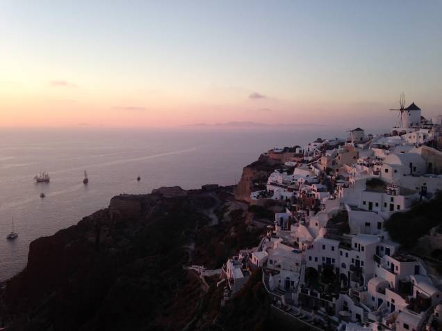 <strong>4. <a href="https://viajeaqui.abril.com.br/cidades/grecia-santorini" rel="Santorini – Grécia " target="_blank">Santorini – Grécia </a></strong> O mundo já é fã de Santorini há tempos. Há quem diga que a ilha grega, no mar Egeu, é detentora de um dos mais belos finais de tarde do mundo <strong>4. <a href="https://viajeaqui.abril.com.br/cidades/grecia-santorini" rel="Santorini – Grécia " target="_blank">Santorini – Grécia </a></strong> O mundo já é fã de Santorini há tempos. Há quem diga que a ilha grega, no mar Egeu, é detentora de um dos mais belos finais de tarde do mundo