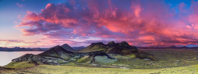 <strong>Parque Nacional de Landmannalaugar – <a href="http://viajeaqui.abril.com.br/paises/islandia" rel="Islândia " target="_blank">Islândia </a></strong>                                                                                                                                                                                        A beleza do local se dá pelos vulcões, montanhas coloridas, praias de areia negra e extensos gramados. No inverno o gelo também acompanha a cena. Com sol as paisagens ficam ainda mais mágicas