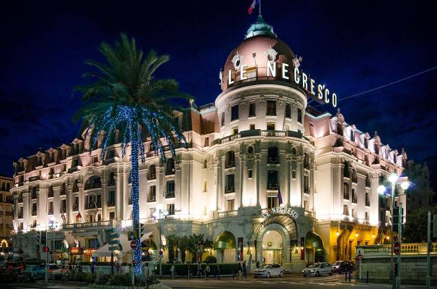 Hotéis como o Negresco fazem a fama do Promenade des Anglais, em Nice, sul da França