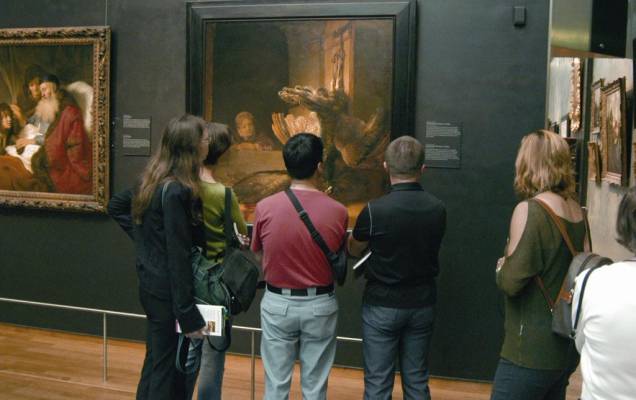 <a href="http://viajeaqui.abril.com.br/estabelecimentos/holanda-amsterda-atracao-rijksmuseum" rel="Rijksmuseum" target="_blank">Rijksmuseum</a> é o principal acervo de arte da Holanda. Lá estão obras como "A Ronda Noturna", de Rembrandt, e "A Leiteira", de Vermeer