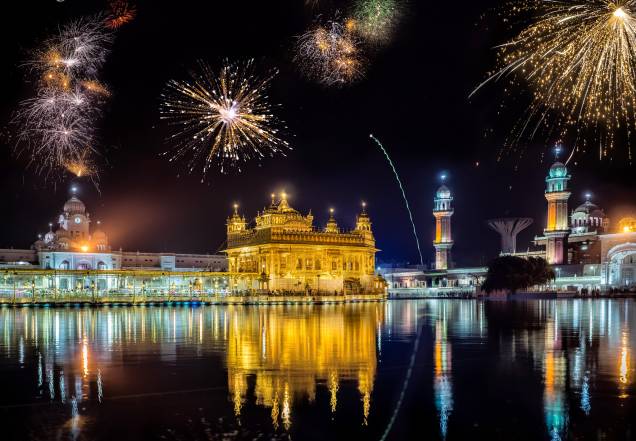 <strong>1. Golden Temple</strong> Sagrado para os sikhs, religião comum no norte da Índia, o Golden Temple fica na cidade de Amritsar, a menos de uma hora da fronteira com o Paquistão <strong>1. Golden Temple</strong> Sagrado para os sikhs, religião comum no norte da Índia, o Golden Temple fica na cidade de Amritsar, a menos de uma hora da fronteira com o Paquistão