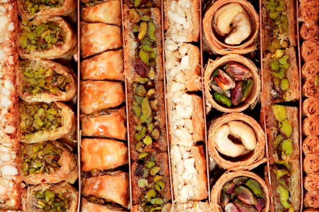 Mel, pistache e amêndoas são a base de deliciosos doces turcos, como a <em>baklava</em>