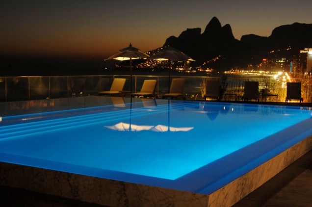 Piscina do  Hotel Fasano Rio, no Rio de Janeiro