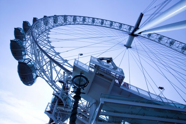 Criado para ser uma estrutura temporária, a roda-gigante London Eye já faz parte permanente da paisagem londrina Criado para ser uma estrutura temporária, a roda-gigante London Eye já faz parte permanente da paisagem londrina