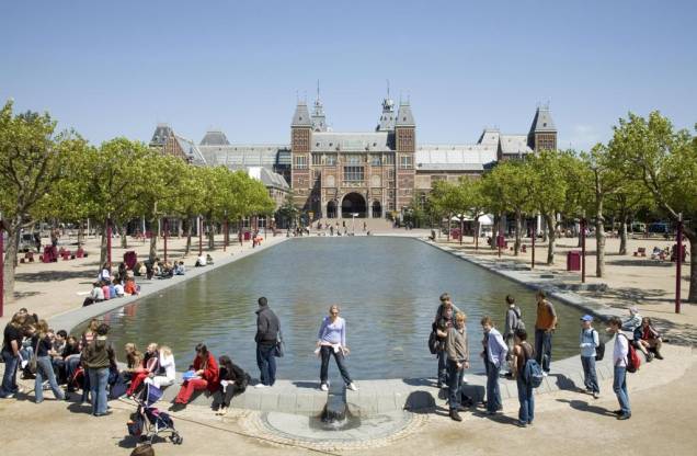 O maior acervo artístico da Holanda está no <a href="http://viajeaqui.abril.com.br/estabelecimentos/holanda-amsterda-atracao-rijksmuseum" rel="Rijksmuseum" target="_blank">Rijksmuseum</a>, um edifício de elementos góticos e renascentistas