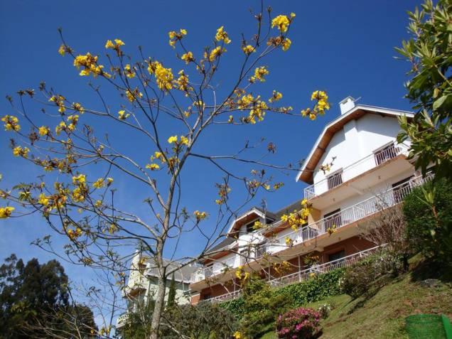 <strong>11. <a href="https://viajeaqui.abril.com.br/estabelecimentos/br-sp-campos-do-jordao-hospedagem-constellation-lodge" rel="Constellation Lodge" target="_blank">Constellation Lodge</a></strong> Batizada com o nome de um famoso modelo de aeronave, a pousada segue a temática da aviação <a href="https://www.booking.com/hotel/br/pousada-constellation-lodge.pt-br.html?aid=332455&label=viagemabril-camposdojordao" rel="Faça sua reserva no Constellation Lodge pelo Booking.com" target="_blank">Faça sua reserva no Constellation Lodge pelo Booking.com</a> <strong>11. <a href="https://viajeaqui.abril.com.br/estabelecimentos/br-sp-campos-do-jordao-hospedagem-constellation-lodge" rel="Constellation Lodge" target="_blank">Constellation Lodge</a></strong> Batizada com o nome de um famoso modelo de aeronave, a pousada segue a temática da aviação <a href="https://www.booking.com/hotel/br/pousada-constellation-lodge.pt-br.html?aid=332455&label=viagemabril-camposdojordao" rel="Faça sua reserva no Constellation Lodge pelo Booking.com" target="_blank">Faça sua reserva no Constellation Lodge pelo Booking.com</a>