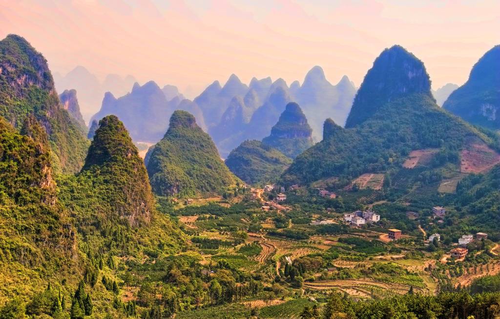 Montanhas cársticas de Yangshuo, pronvíncia de Guangxi, China