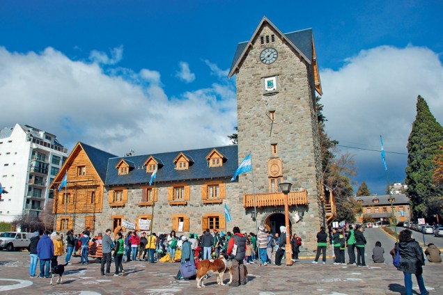 O Centro Cívico é um marco zero informal de Bariloche, marcado como um ponto de partida para os passeios da região. Suas características arquitetônicas lembram elementos vistos nas regiões montanhosas da Europa