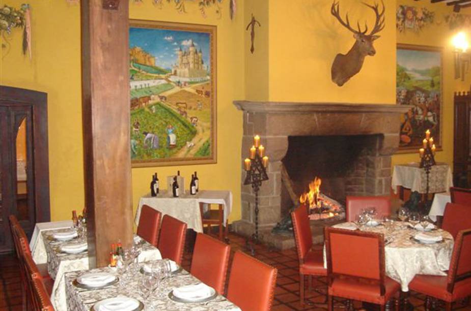 O lugar é separado em Salão dos Nobres e Sala Vip O lugar é separado em Salão dos Nobres e Sala Vip