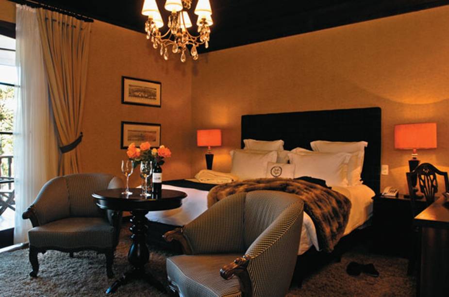 O café da manhã da pousada Villa Casato Residenza, em Campos do Jordão, pode ser servido a qualquer hora no quarto. À noite, camareiras preparam a cama e servem chocolates e chás