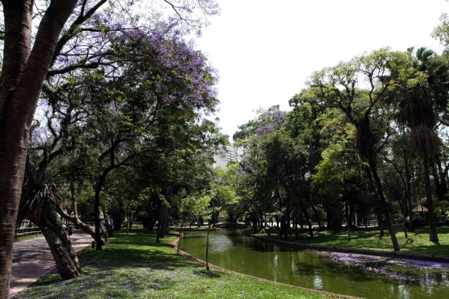 Parque Passeio Público, localizado no centro, é o primeiro parque de Curitiba