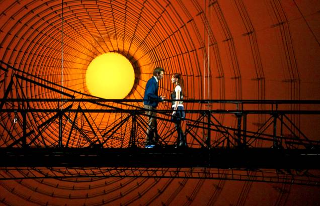 <strong>Spider Man, Turn Off the Dark</strong><br />O show foi inspirado nas histórias em quadrinhos do Homem-Aranha e é tecnicamente uma das peças mais elaboradas de toda a história da Broadway. Durante o show de duas horas e trinta minutos, o Homem-Aranha faz voos aéreos sobre plateia, enquanto luta contra seus inimigos. O musical teve a trilha sonora composta pelos músicos da banda U2 Bono Vox e The Edge. <em><a href="https://www.spidermanonbroadway.marvel.com/home" rel="www.spidermanonbroadway.marvel.com/home" target="_blank">www.spidermanonbroadway.marvel.com/home</a></em> <strong>Spider Man, Turn Off the Dark</strong><br />O show foi inspirado nas histórias em quadrinhos do Homem-Aranha e é tecnicamente uma das peças mais elaboradas de toda a história da Broadway. Durante o show de duas horas e trinta minutos, o Homem-Aranha faz voos aéreos sobre plateia, enquanto luta contra seus inimigos. O musical teve a trilha sonora composta pelos músicos da banda U2 Bono Vox e The Edge. <em><a href="https://www.spidermanonbroadway.marvel.com/home" rel="www.spidermanonbroadway.marvel.com/home" target="_blank">www.spidermanonbroadway.marvel.com/home</a></em>