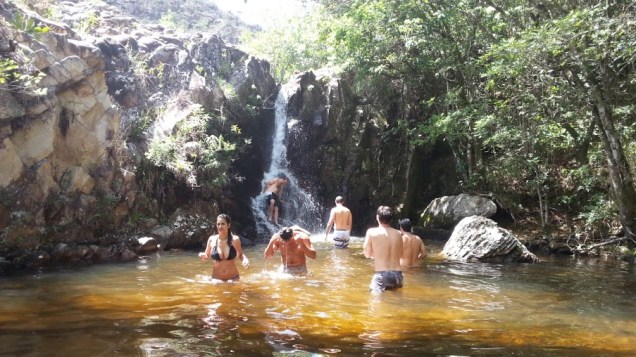Pausa para banho de cachoeira é a hora mais aguardada pelos turistas