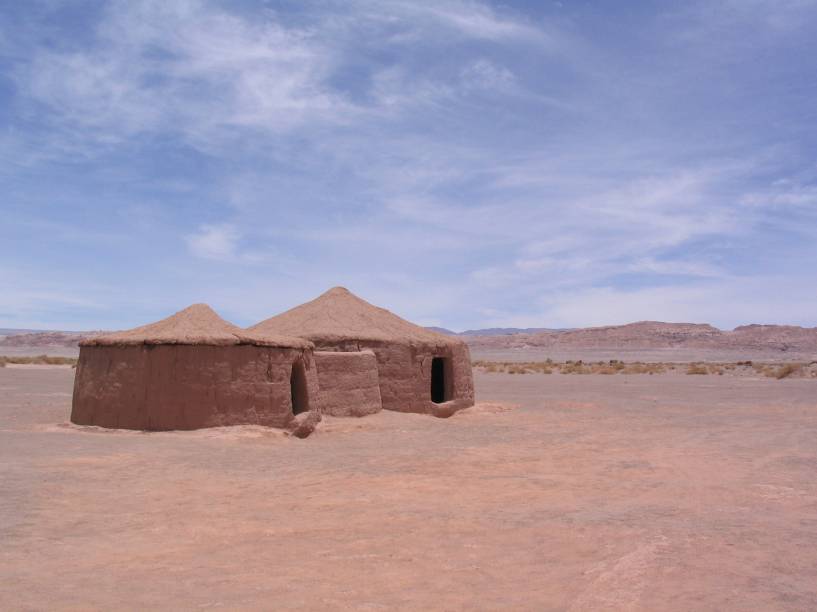 O impressionante sítio arqueológico da Aldea de Tulor, que por anos esteve soterrado sob quilômetros de areia, guarda as ruínas de um povoado com mais de 3 mil anos